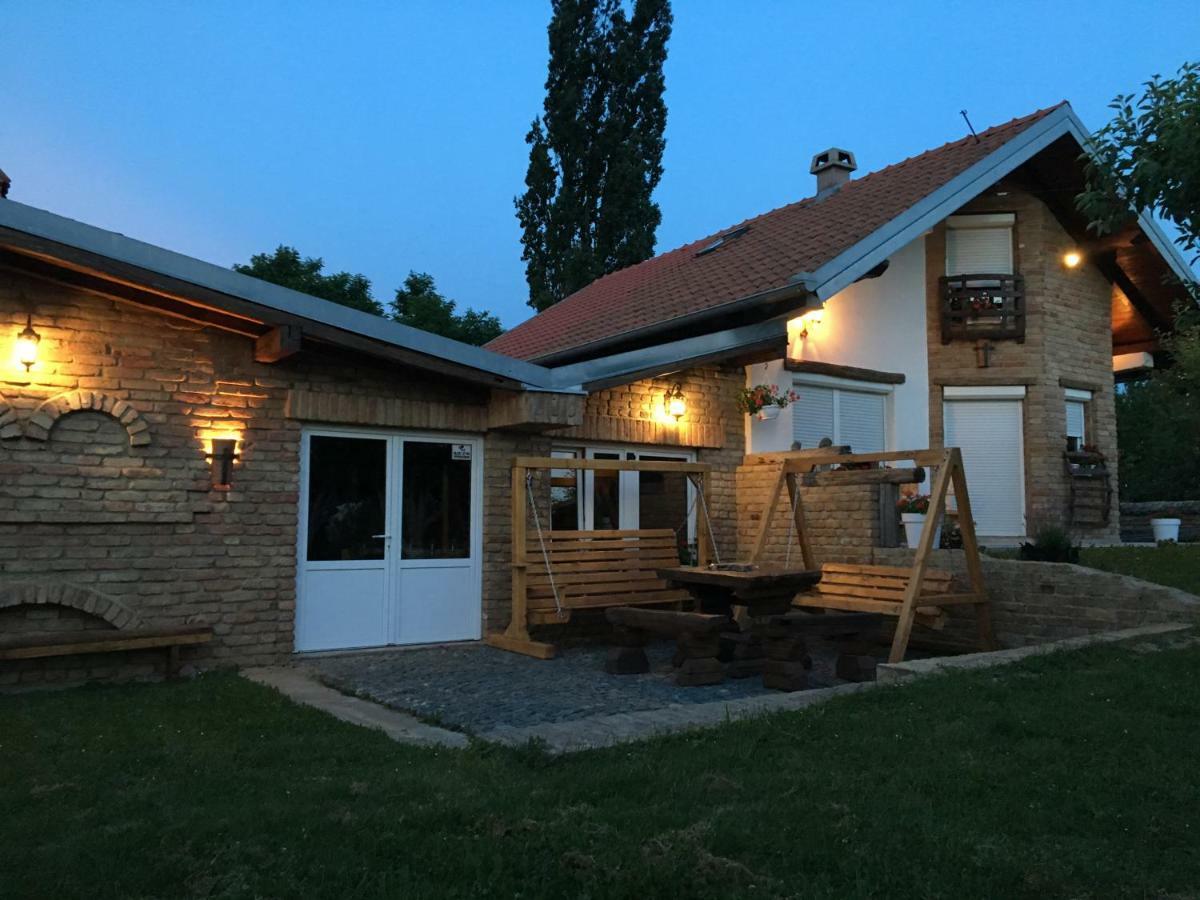 Matanovi Dvori Villa Slavonski Brod Esterno foto